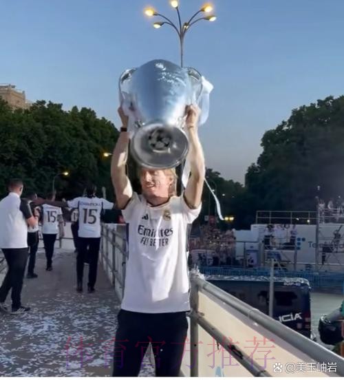 罗马诺:莫德里奇和皇马完成续约 已经签署合同