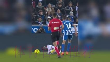 专家谈卡瓦哈尔:禁区内推倒努涅斯 应判点球 专家谈卡瓦哈尔:禁区内推倒努涅斯 应判点球